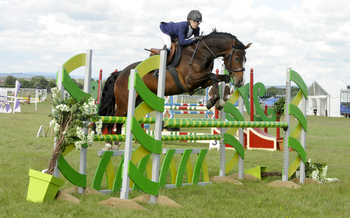 Laura Whitfield wins the Horseware Bronze League Qualifier at Aintree Equestrian Centre